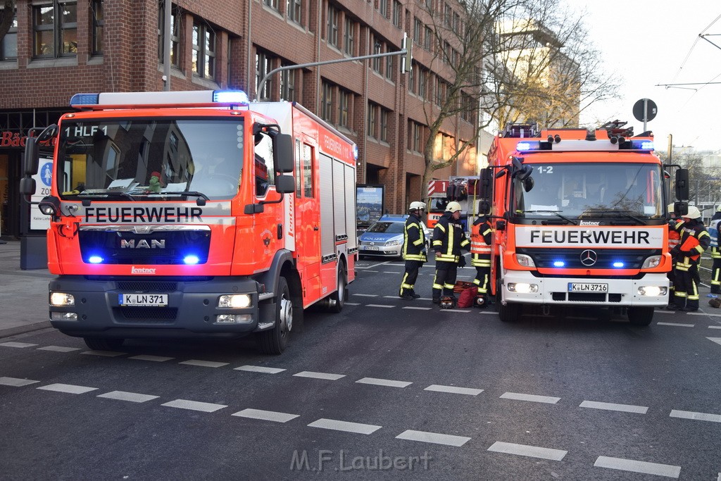 VU PKW Strab Koeln Mitte Pipinenstr Hohestr P085.JPG - Miklos Laubert